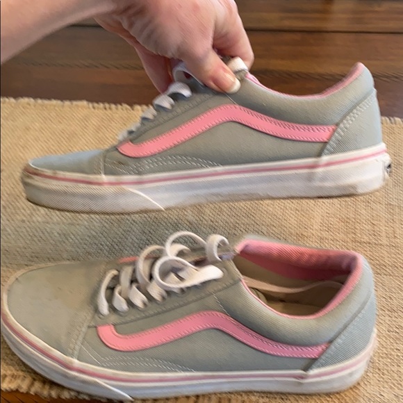 Vans - Picture 7 of 11